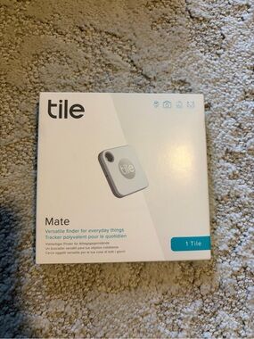 TILE  Mate -Tracker Finder For Everyday Personal Items  New 1 Tile